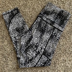 ZYIA Black Viper Pocket LNT Hi-Rise 7/8 24"